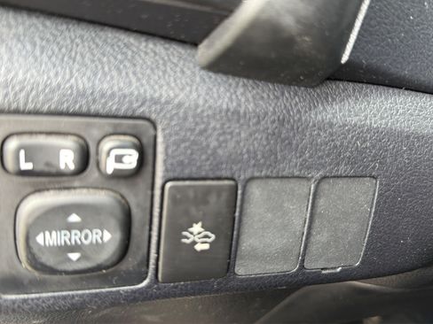 Used 2018 Toyota Corolla iM w/ Carpet Mat Package (TMS) FWD image 19