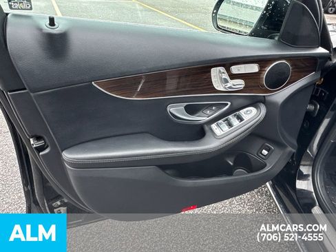 Used 2017 Mercedes-Benz C 300 4MATIC Sedan image 12