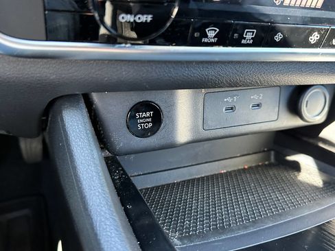 Used 2026 Nissan Rogue SV FWD image 33