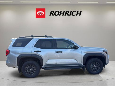 Used 2025 Toyota 4Runner SR5 RWD image 5