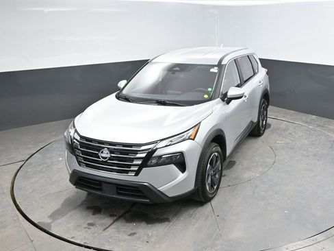 Used 2025 Nissan Rogue SV AWD/4WD image 25