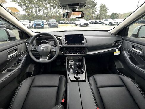 New 2026 Nissan Rogue SV image 17