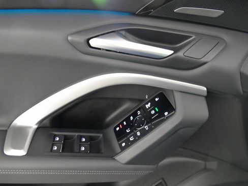 Certified 2025 Audi Q5 2.0T Premium Plus w/ Premium Plus image 11