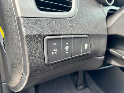 Used 2016 Hyundai Elantra Value Edition image 26