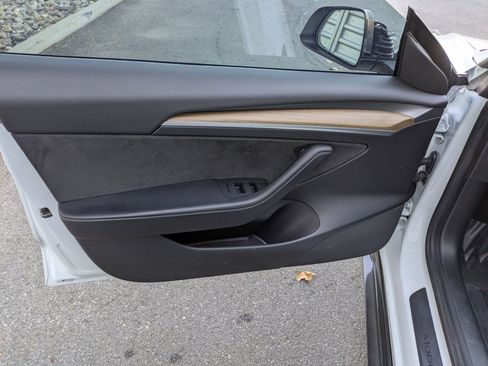 Used 2021 Tesla Model 3 Performance image 13