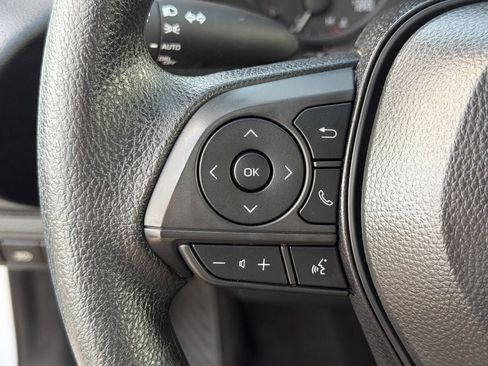 Used 2025 Toyota Corolla LE FWD image 23