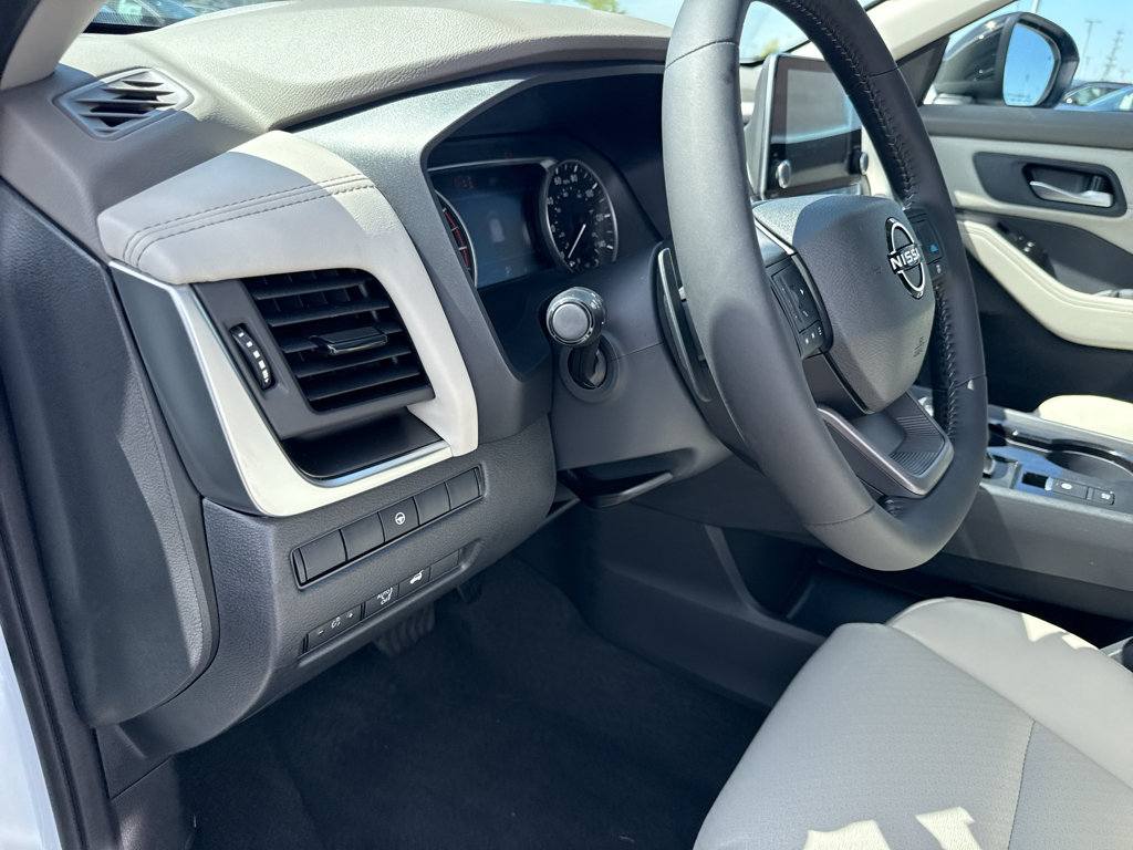 New 2026 Nissan Rogue Dark Armor AWD/4WD image 14