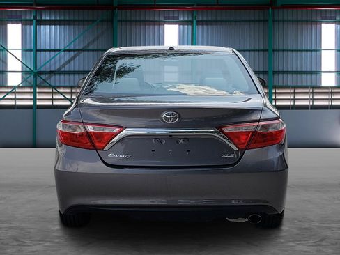 Used 2017 Toyota Camry XLE FWD image 4