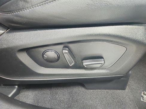 Used 2023 Ford Explorer Limited image 39