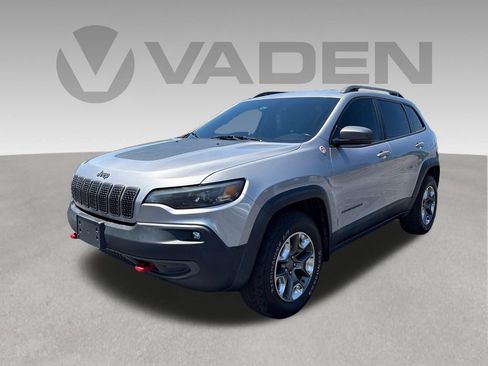 Used 2019 Jeep Cherokee Trailhawk AWD/4WD image 1