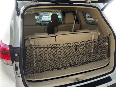 Used 2017 Toyota Highlander Limited image 7