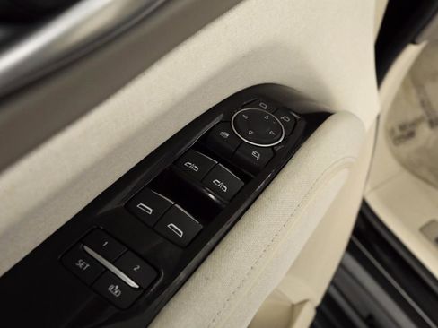 Used 2023 Cadillac Escalade ESV Sport Platinum AWD/4WD image 29