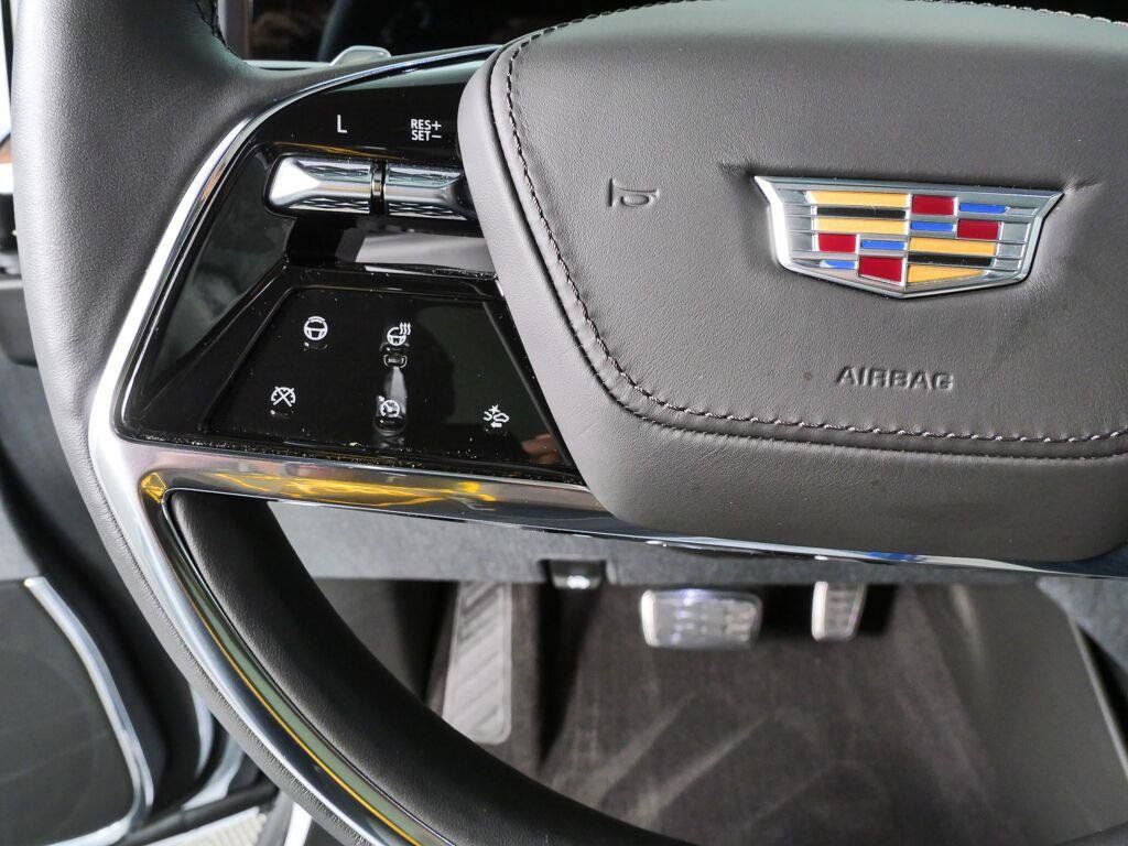 Used 2026 Cadillac Escalade Platinum Sport w/ LPO, ONYX Package AWD/4WD image 10