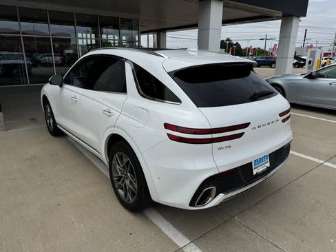 Used 2022 Genesis GV70 2.5T w/ Advanced Package AWD/4WD image 4