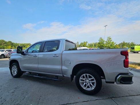 Used 2020 Chevrolet Silverado 1500 LT AWD/4WD image 5