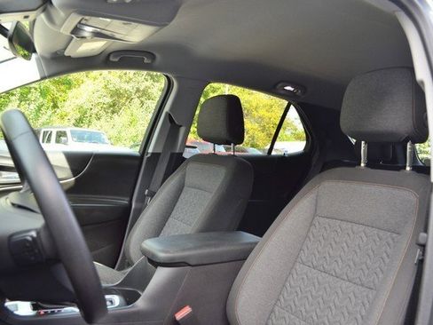 Used 2024 Chevrolet Equinox LT image 18