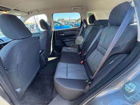 Used 2025 Nissan Rogue SV AWD/4WD image 28