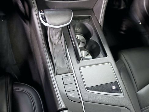 Used 2016 Cadillac CT6 Luxury image 24