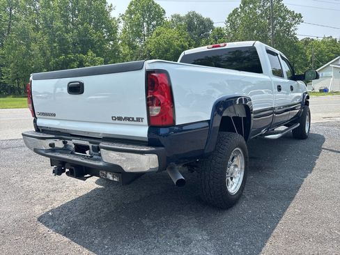 Used 2005 Chevrolet Silverado 2500 LT w/ Heavy-Duty Power Package image 13