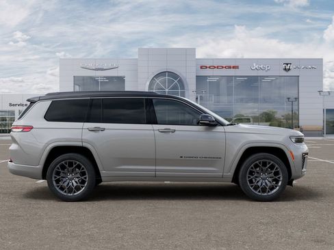New 2026 Jeep Grand Cherokee L Summit w/ Obsidian Package image 22