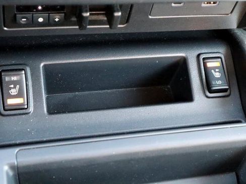 Certified 2024 Nissan Titan SV w/ SV Convenience Package image 22