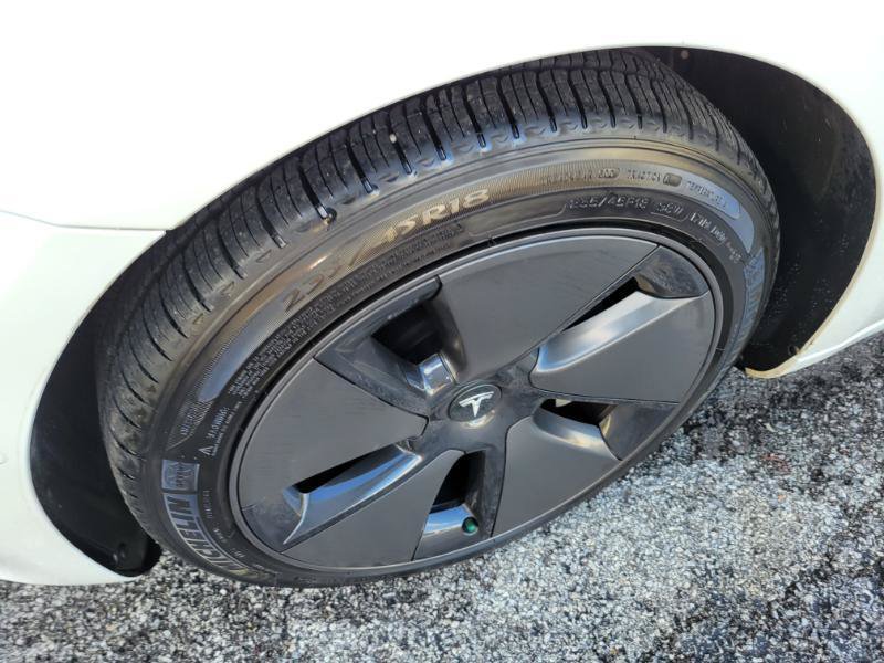 Used 2021 Tesla Model 3 Long Range AWD/4WD image 18