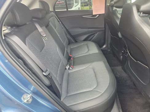 Used 2023 Kia Niro SX Touring FWD image 30