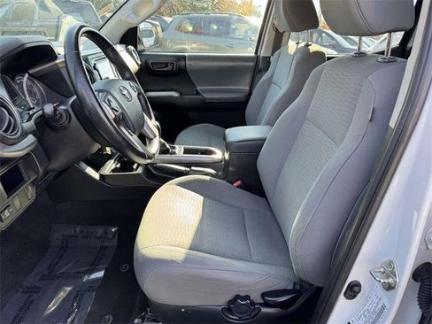 Used 2016 Toyota Tacoma SR5 image 12