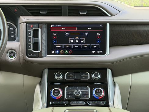 Used 2021 GMC Yukon Denali w/ Denali Ultimate Package AWD/4WD image 45