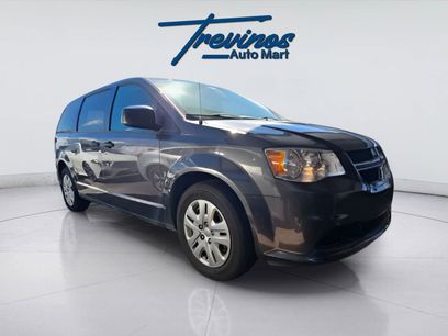 Used 2019 Dodge Grand Caravan SE w/ UConnect Hands-Free Group