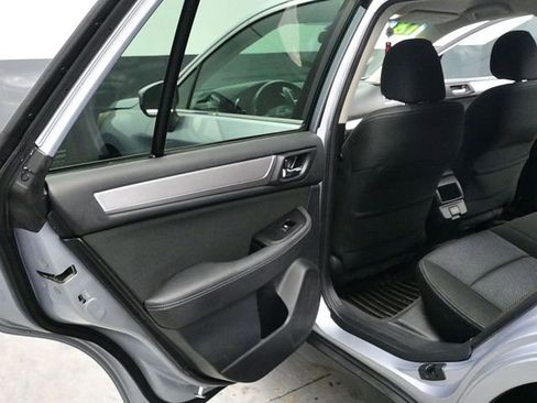 Used 2018 Subaru Outback 2.5i Premium image 14