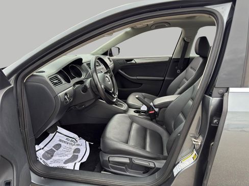 Used 2016 Volkswagen Jetta SE FWD image 11