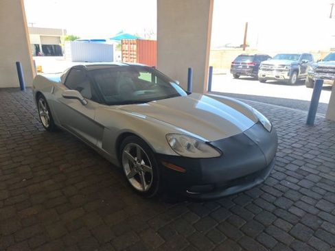 Used 2006 Chevrolet Corvette Coupe w/ Preferred Equipment Group RWD image 6