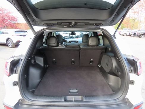 Used 2021 Jeep Cherokee Limited image 13