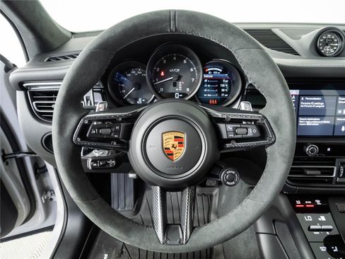 New 2026 Porsche Macan GTS AWD/4WD image 9