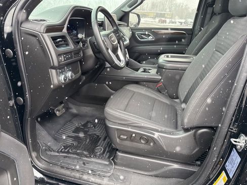 Used 2023 GMC Yukon SLE w/ Gmc Pro Safety Plus Package image 17