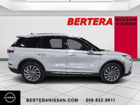 Used 2023 Lincoln Corsair Reserve w/ Equipment Group 201A image 2