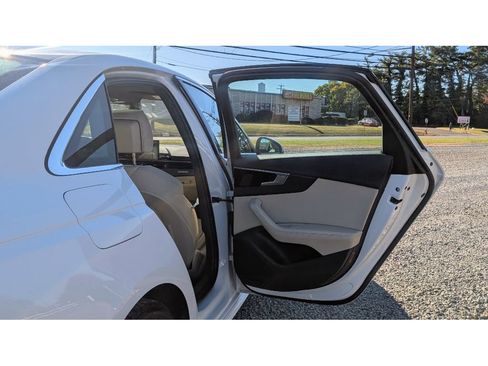Used 2022 Audi A4 2.0T Premium Plus image 12