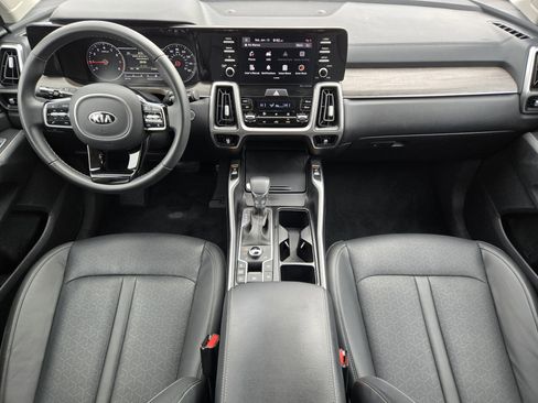 Used 2021 Kia Sorento EX w/ Panoramic Sunroof Package image 32