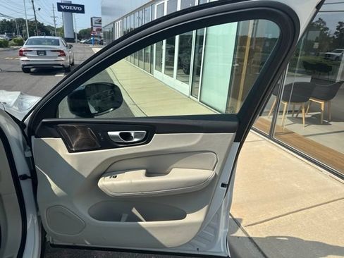 Certified 2024 Volvo XC60 B5 Plus w/ Protection Package Premier AWD/4WD image 14