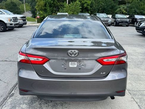 Used 2018 Toyota Camry LE FWD image 5