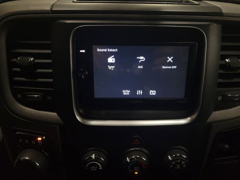 Used 2017 RAM 1500 Express image 25