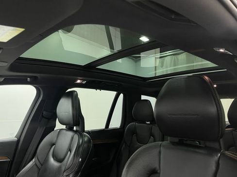 Used 2017 Volvo XC90 T6 Inscription w/ Vision Package image 12