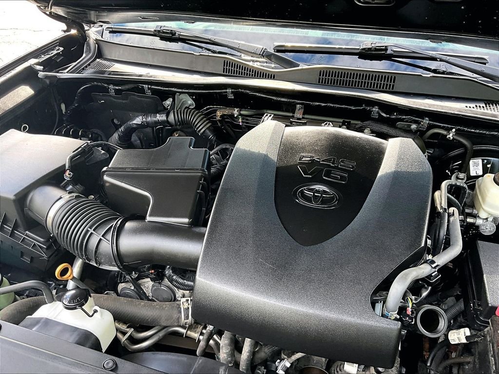 Certified 2021 Toyota Tacoma SR5 AWD/4WD image 35