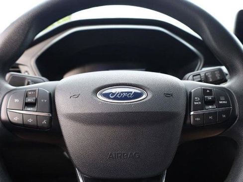 Used 2025 Ford Escape Active AWD/4WD image 9