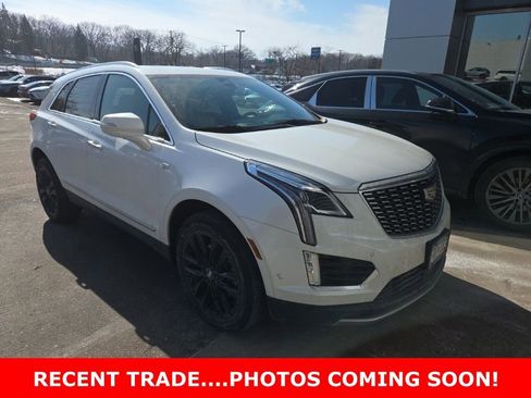 Used 2021 Cadillac XT5 Premium Luxury image 3