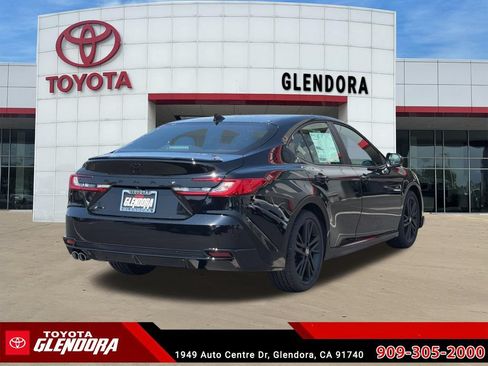 New 2026 Toyota Camry Hybrid FWD image 10