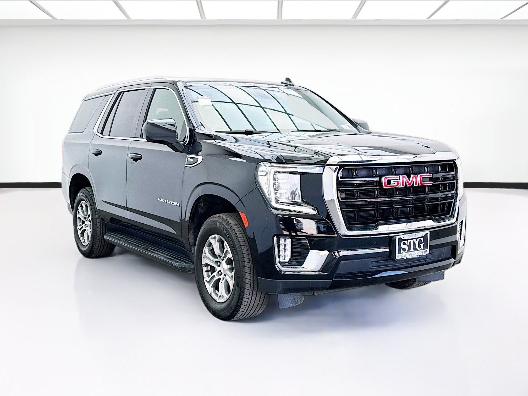 Used 2024 GMC Yukon SLE w/ Max Trailering Package AWD/4WD image 3