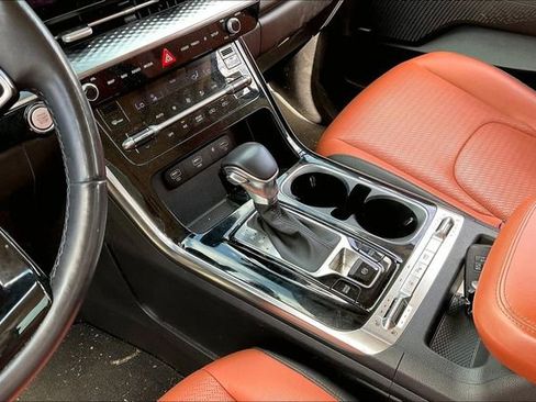 Used 2022 Kia Carnival SX Prestige image 13