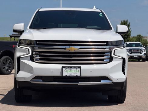 Used 2024 Chevrolet Suburban High Country w/ Premium Package AWD/4WD image 6